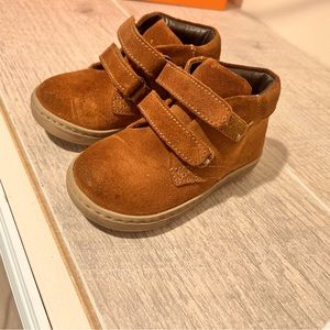 Kids suede shoes